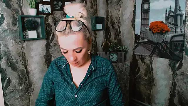 EmmaCat_ from StripChat