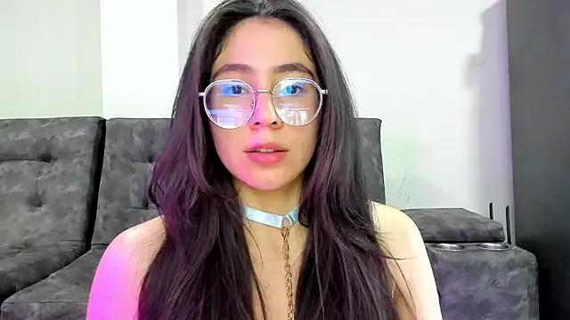 emmadiaz1 from StripChat