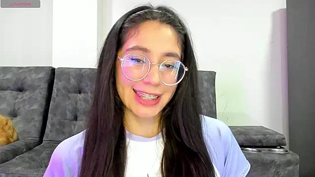 emmadiaz1 from StripChat