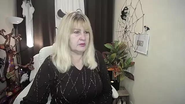 EmmaEllison from StripChat