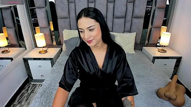 EMMAHILL1 from StripChat