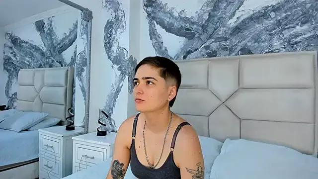 Emmajhonss from StripChat