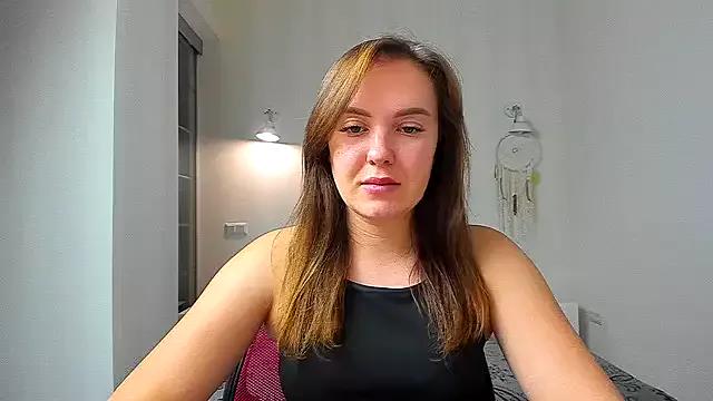 EmmaNorman from StripChat is Freechat