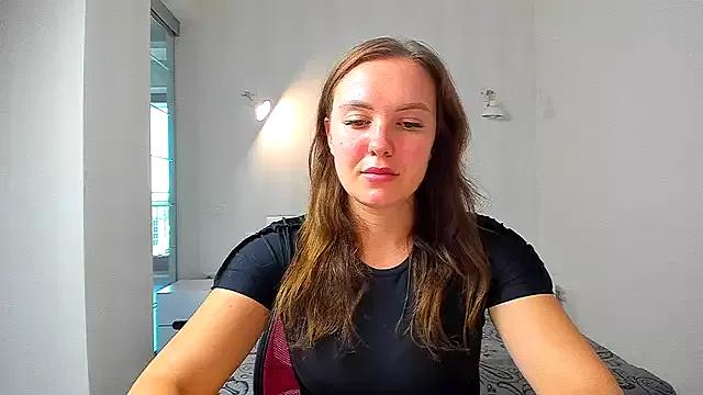 EmmaNorman from StripChat is Freechat