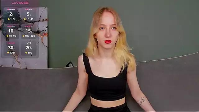 EmmaNovak from StripChat