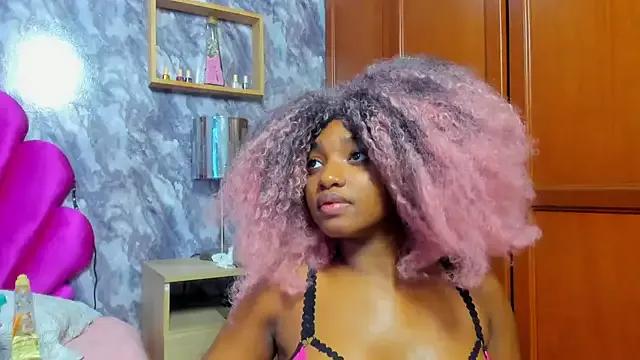 EMMAPARISS from StripChat
