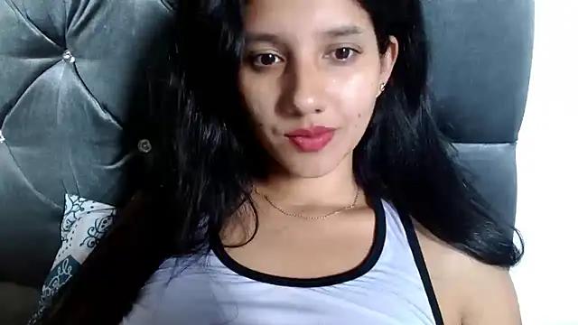 emmariders2 from StripChat