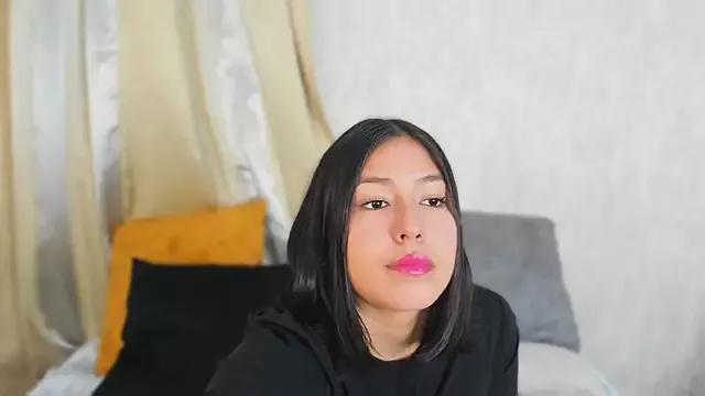 Explore our live girls sluts from our Custom and Multi clubs and checkout exclusive access to highly interactive content, such as shape, hair, titties, pussy type and many more.