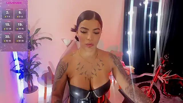 EmmaRusellx from StripChat