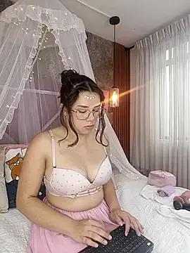 EmmaSulivan from StripChat