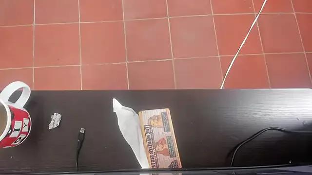 EmmaSweetCol from StripChat