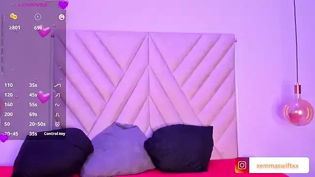 EmmaSwift_ from StripChat