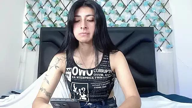 EmmaWilliamss from StripChat is Freechat