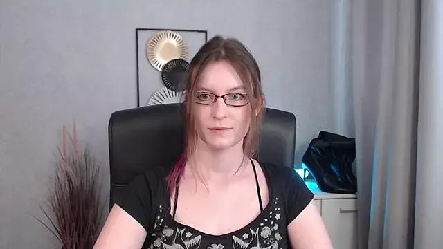emmaxDelight from StripChat