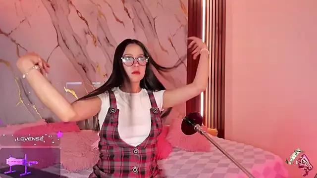 Emmiicute from StripChat