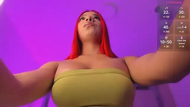 Emmily_Savage from StripChat is Freechat