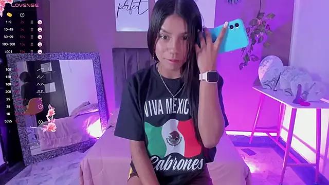 EmmilydelaVega from StripChat is Freechat