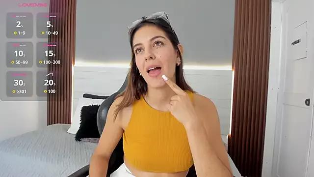 Emmy_Meadows from StripChat is Freechat