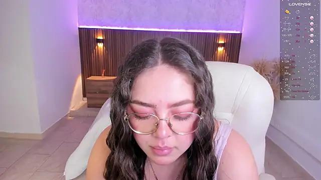 Explore our live girls sluts from our Custom and Multi clubs and checkout exclusive access to highly interactive content, such as shape, hair, titties, pussy type and many more.
