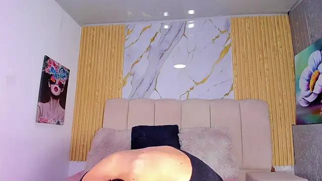 Explore our live girls sluts from our Custom and Multi clubs and checkout exclusive access to highly interactive content, such as shape, hair, titties, pussy type and many more.