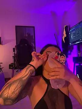 Explore our live girls sluts from our Custom and Multi clubs and checkout exclusive access to highly interactive content, such as shape, hair, titties, pussy type and many more.
