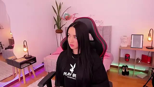 Explore our live girls sluts from our Custom and Multi clubs and checkout exclusive access to highly interactive content, such as shape, hair, titties, pussy type and many more.