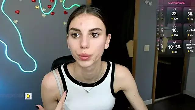 EmmyGreans from StripChat