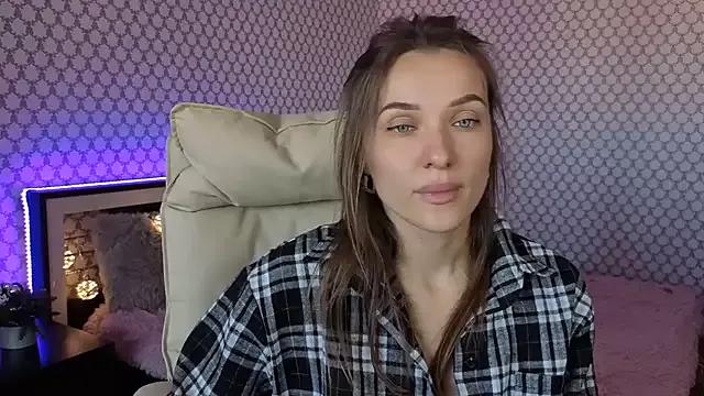 EmmySkyy from StripChat