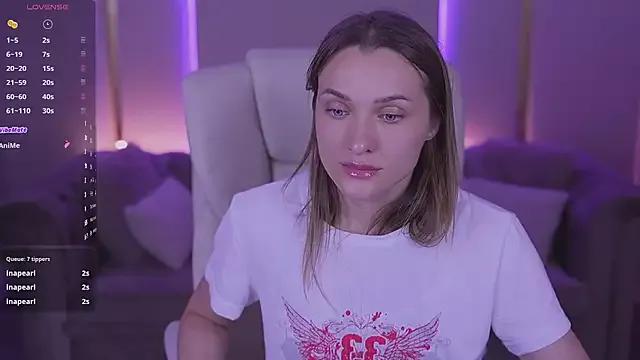 EmmySkyy from StripChat is Freechat
