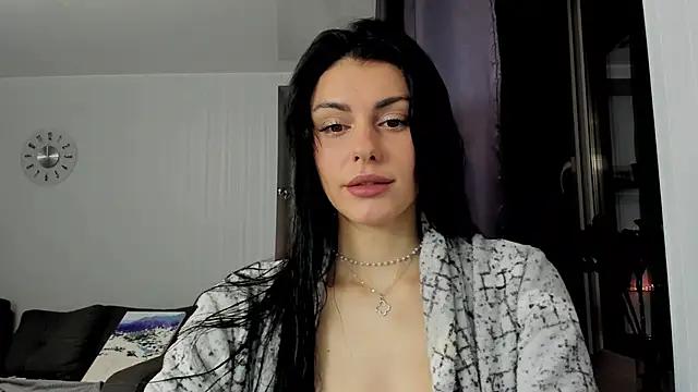 EmmyWarm from StripChat