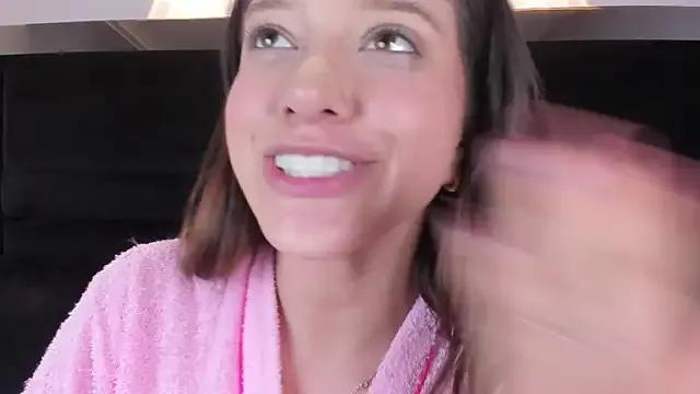 emperatriz_reyes from StripChat