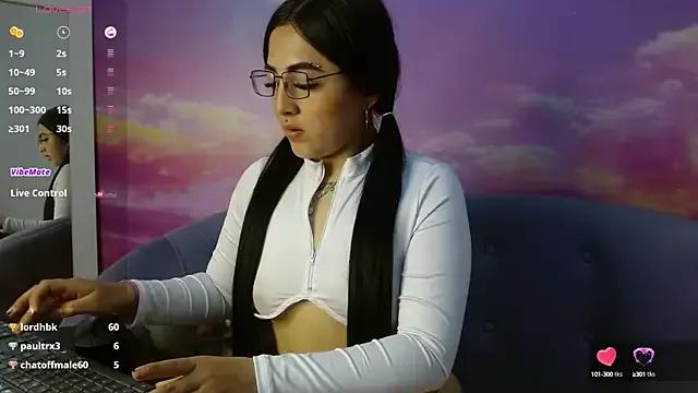 Emy_gray_1 webcams show profile image 