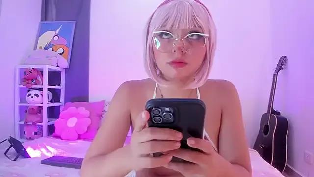 EmyGomezz from StripChat is Freechat