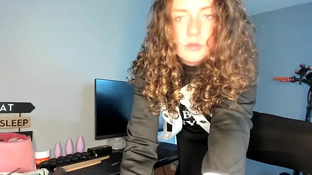 Explore our live girls sluts from our Custom and Multi clubs and checkout exclusive access to highly interactive content, such as shape, hair, titties, pussy type and many more.