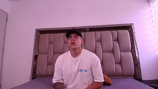 Enzo_issis webcams show profile image 