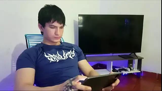 ErickWalton from StripChat is Freechat