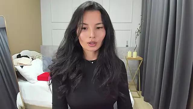 Explore our live girls sluts from our Custom and Multi clubs and checkout exclusive access to highly interactive content, such as shape, hair, titties, pussy type and many more.