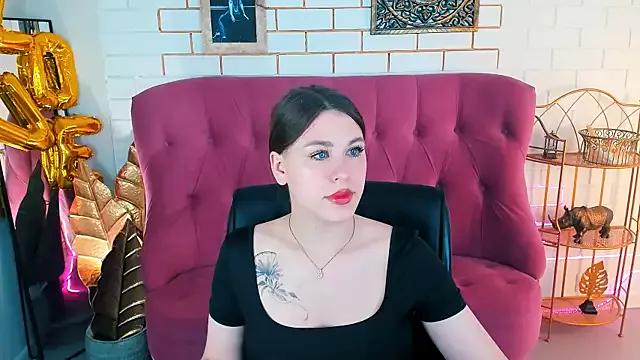 Explore our live girls sluts from our Custom and Multi clubs and checkout exclusive access to highly interactive content, such as shape, hair, titties, pussy type and many more.