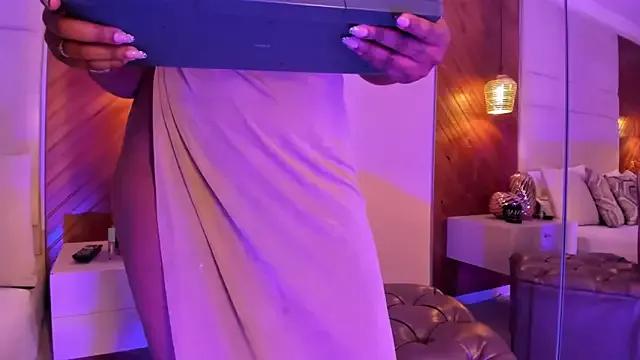 EroticAlana_ from StripChat is Freechat