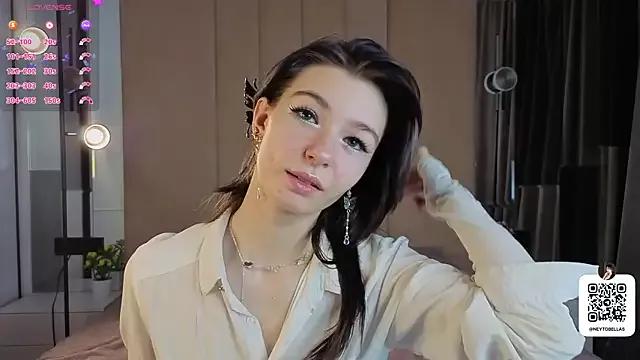 EsmeBellas from StripChat is Freechat
