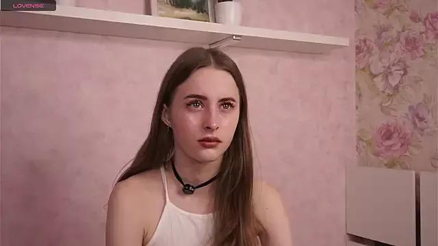 EsmeDainty from StripChat