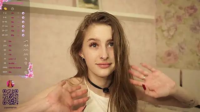 EsmeDainty from StripChat