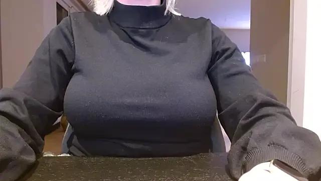 Esmee-Xxx webcams show profile image 