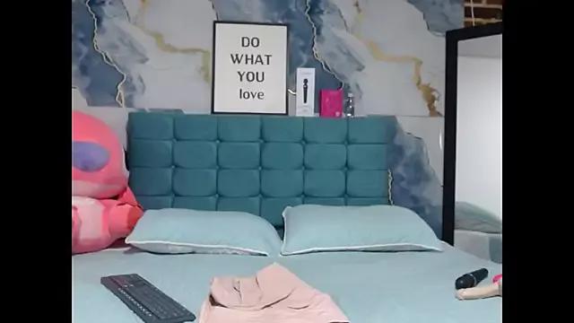 esmeralda-bk from StripChat