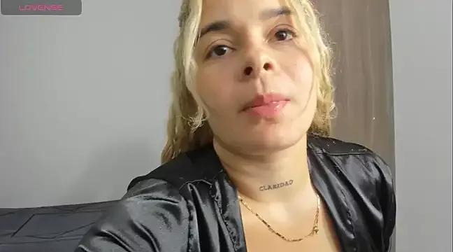 Explore our live girls sluts from our Custom and Multi clubs and checkout exclusive access to highly interactive content, such as shape, hair, titties, pussy type and many more.