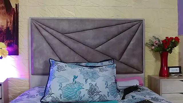 Esmeralda_oikos from StripChat is Freechat