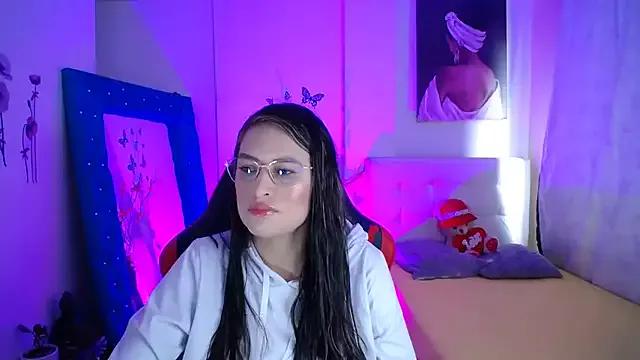 esmeraldaa230 from StripChat