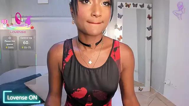 EsmeraldaNyx from StripChat is Freechat