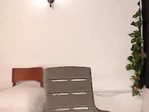 Estefani_32 from StripChat