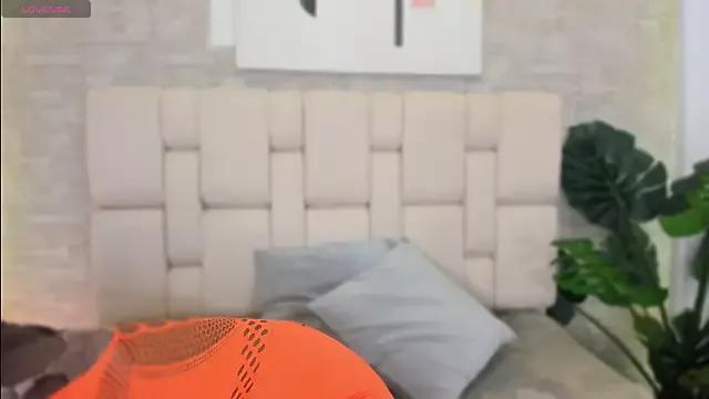 estefanyy_ from StripChat is Freechat